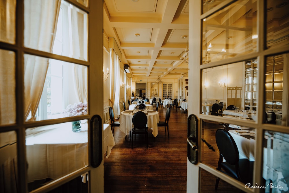 Grand Hôtel des Bains in Vals-Les-Bains, France