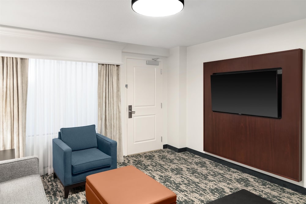 Embassy Suites by Hilton Fort Myers Estero - photo 23
