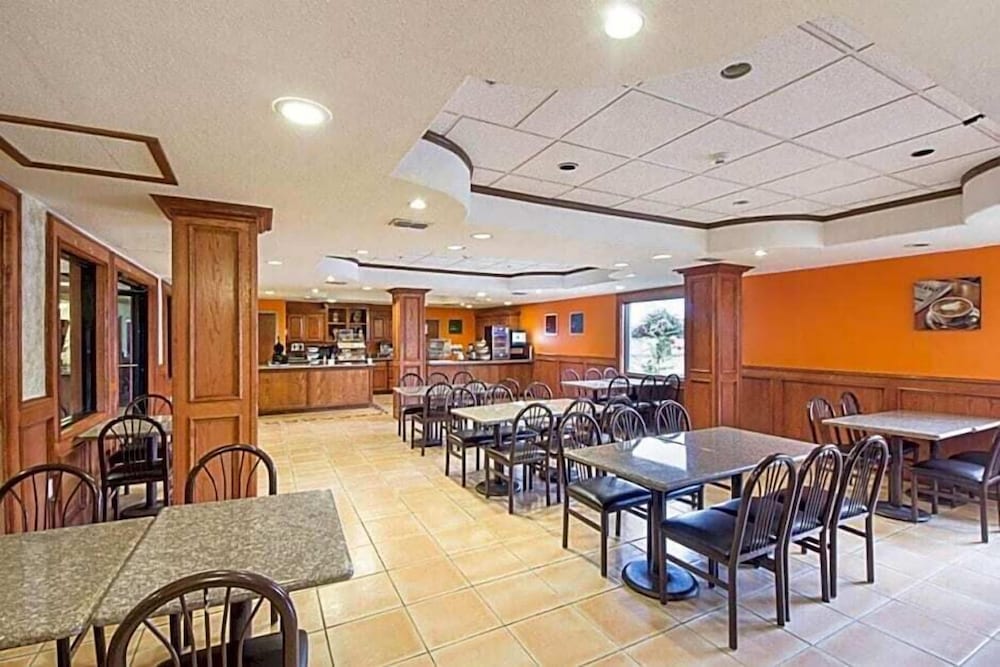 Comfort Inn Near Medical Center - photo 23