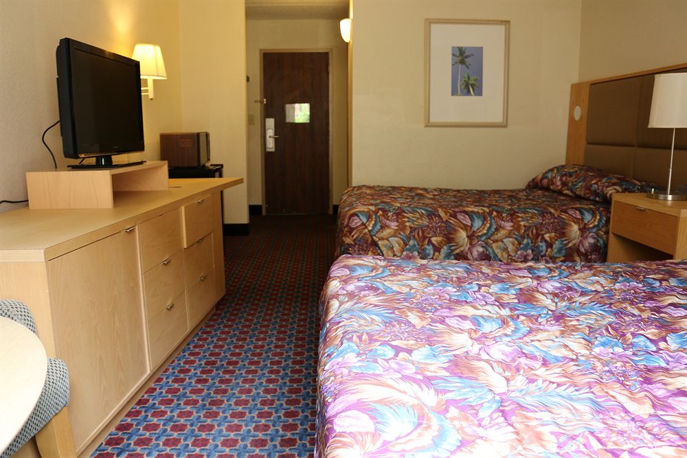 I Drive Grand Resort & Suites - photo 24