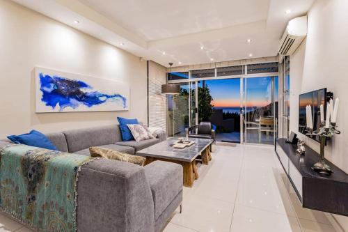 Modern Camps Bay Apartment — 4-Star Luxury Hotel in Cape Town, South Africa