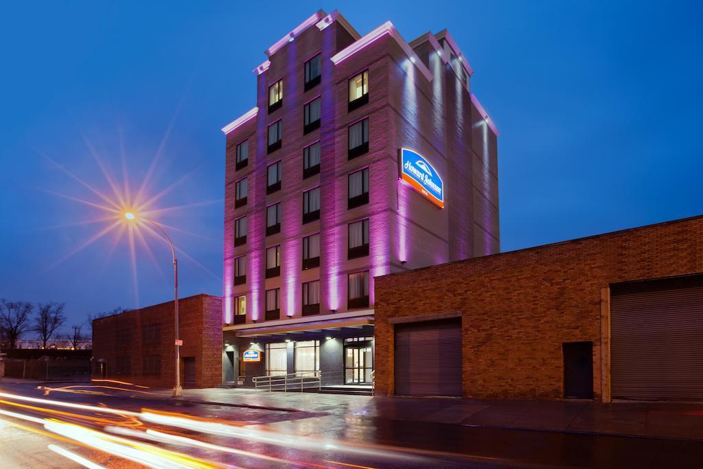 Airtrain Plaza Hotel Jfk Airport — hotel in Jamaica