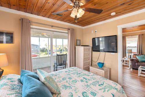 A Beach Music Paradise by Oak Island Accommodations - photo 13