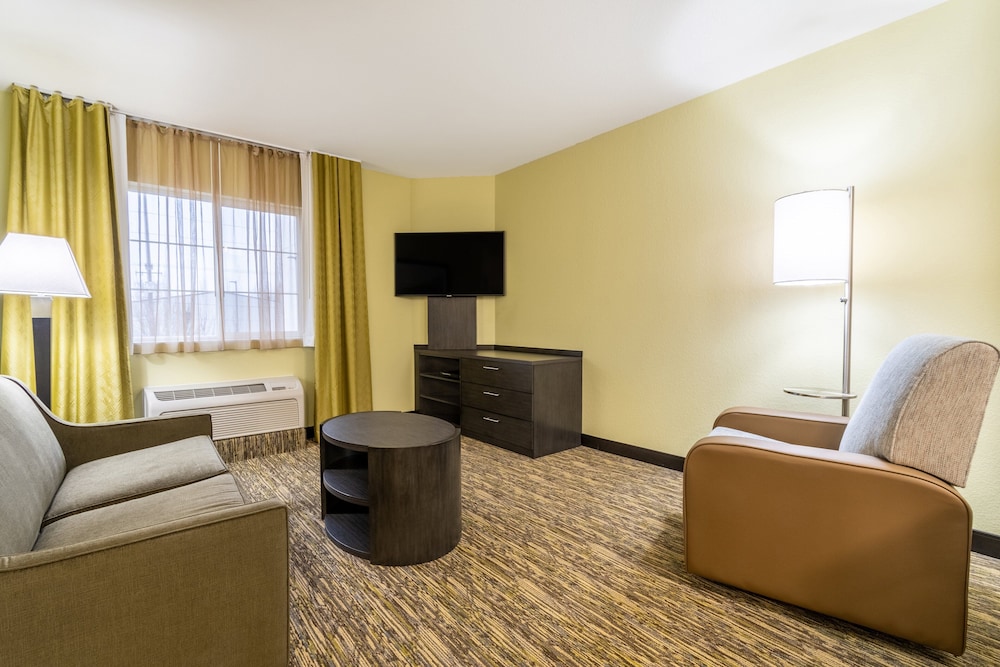 Candlewood Suites Portland Airport by IHG - photo 23