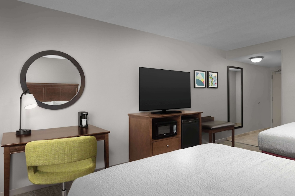 Hampton Inn & Suites Orlando North Altamonte Springs - photo 16