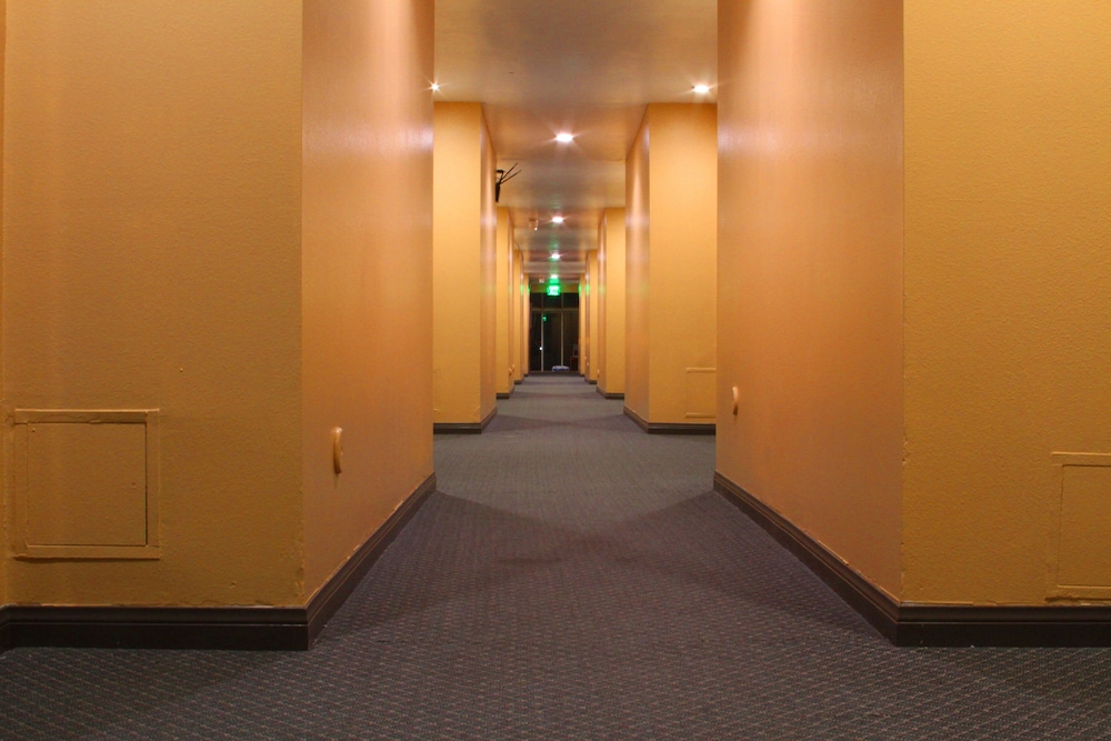 Redondo Beach Inn - photo 19