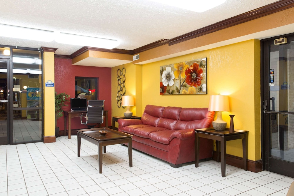 Rodeway Inn High Point Archdale - photo 3