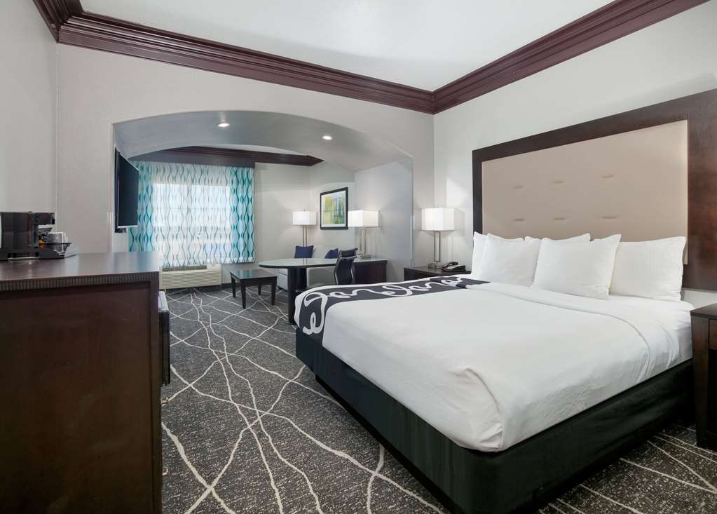 La Quinta Inn & Suites by Wyndham Little Rock Bryant - photo 17