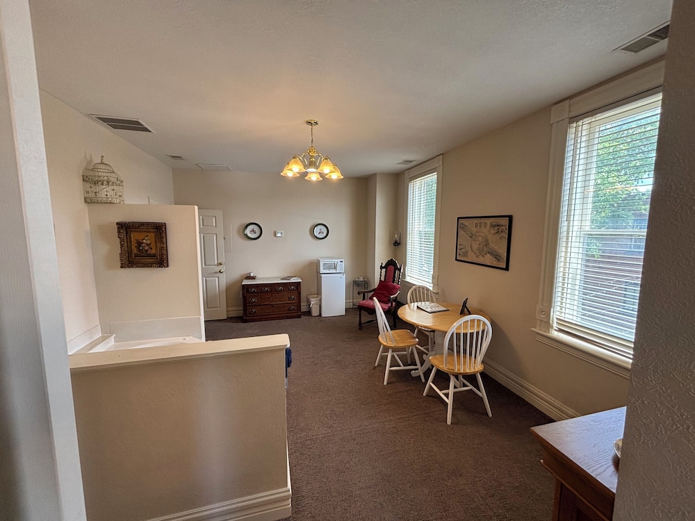 Hermann Crown Suites - photo 148