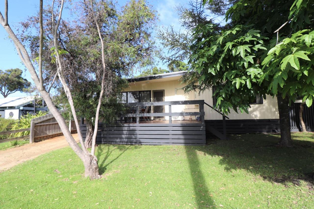 9 Bastion Point Road Mallacoota — hotel in Mallacoota