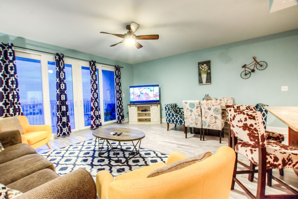 Laketown Wharf Resort by Aneliya's Rentals - photo 515