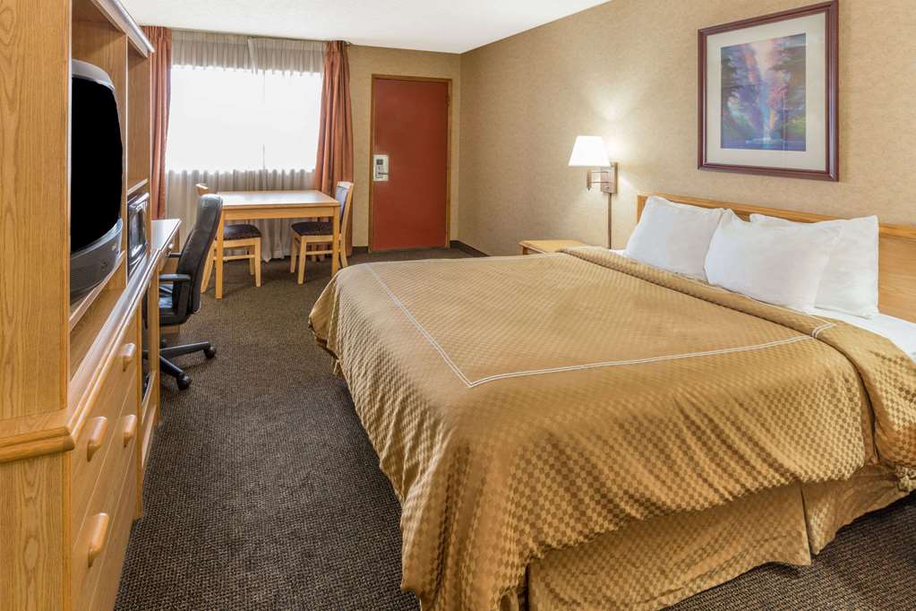 Days Inn by Wyndham Black Bear - photo 13
