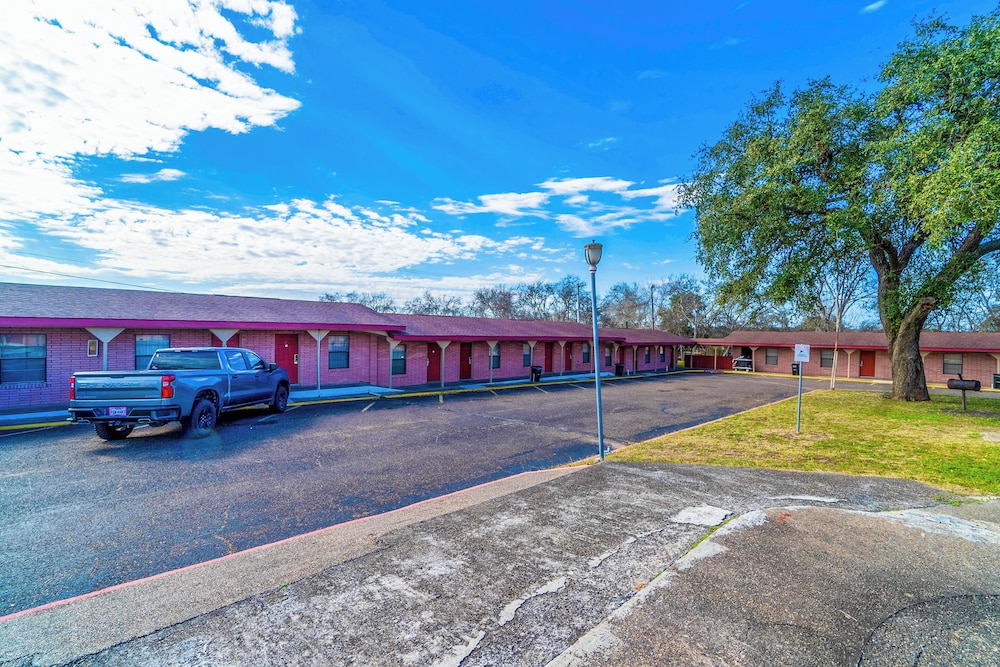 Oyo Hotel Beeville Us 181 - photo 102