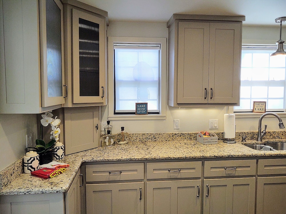 Edgewater Resort Cottage #1 - photo 65