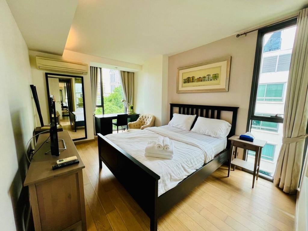 Cozy Spacious 1BR 3pax GardenView 700m BTS ThongLo Samitivej SKV49 Fast wifi