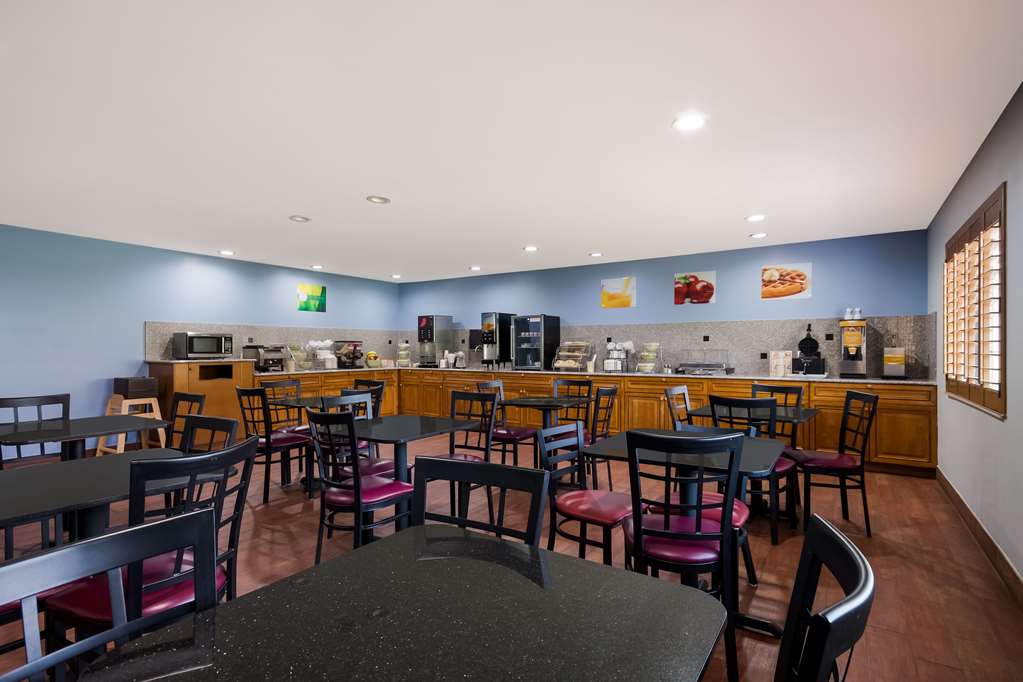 Quality Inn & Suites Oklahoma City North - photo 38