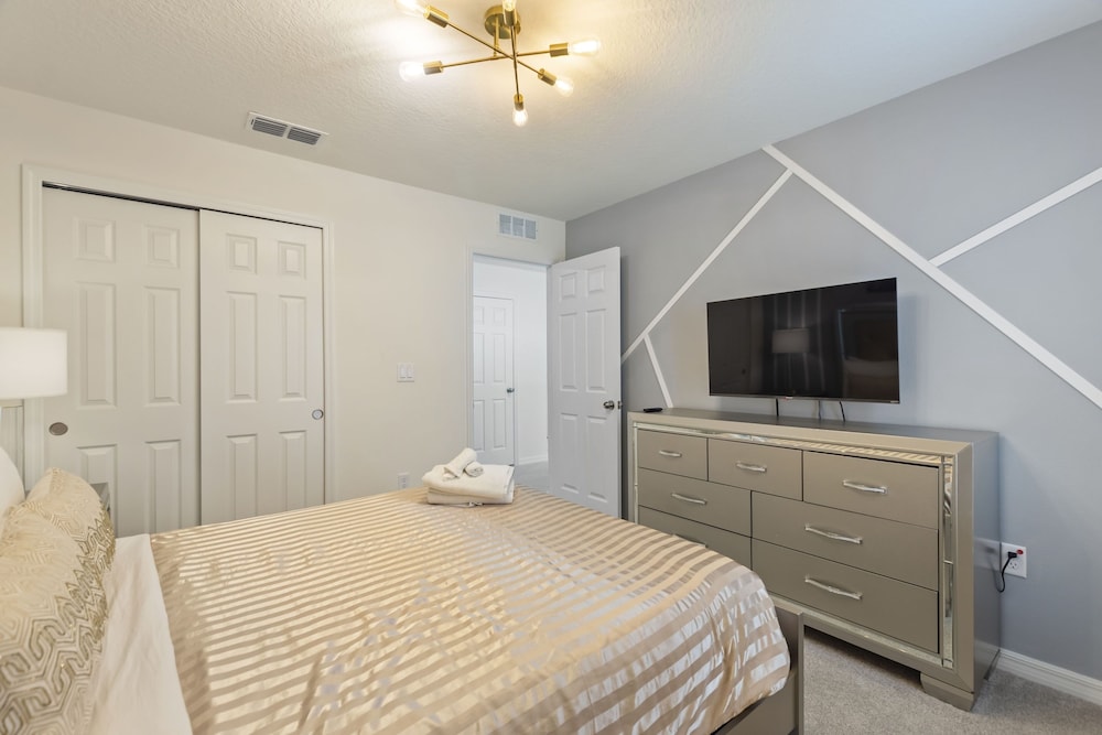 Rear Views Spa Games Room Pet Friendly Resort Amenities 8 Bedroom Villa - photo 15