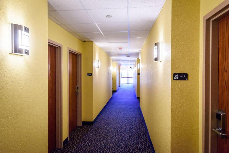 Asbury Inn & Suites - photo 6