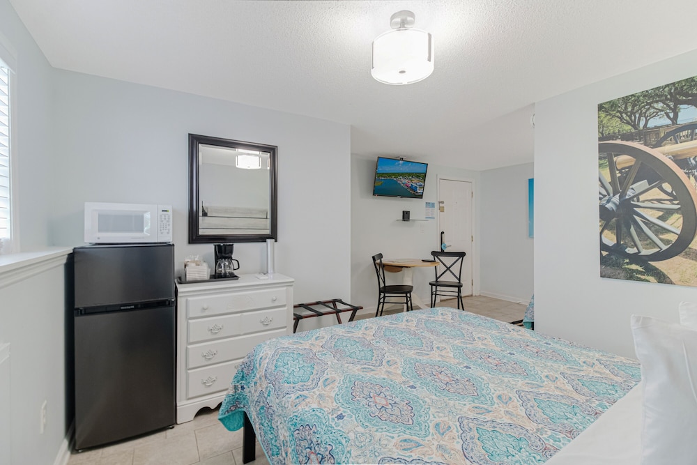 The Inn at River Oaks - photo 20
