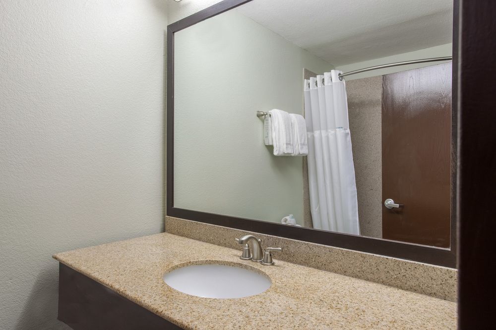 Wyndham Garden Lafayette - photo 4
