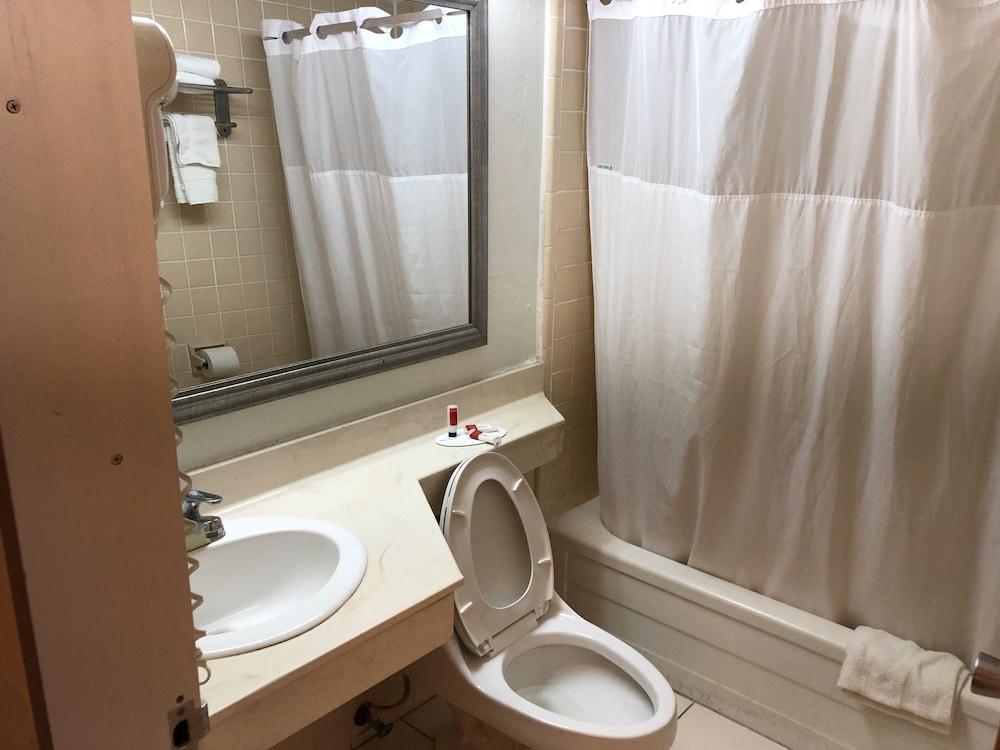 Days Inn Perry - photo 10