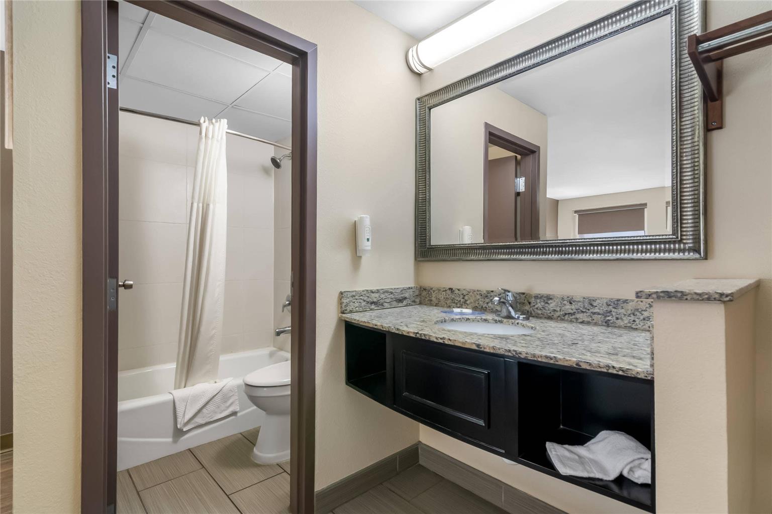 Quality Inn Waterbury East - photo 38