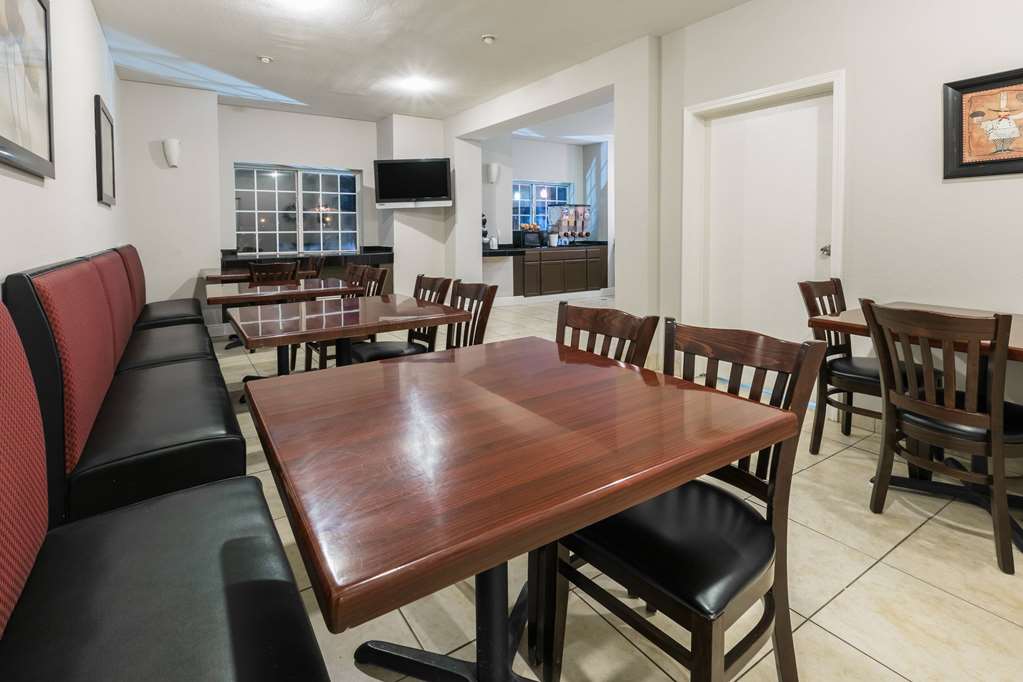 Microtel Inn & Suites by Wyndham Scott Lafayette - photo 24