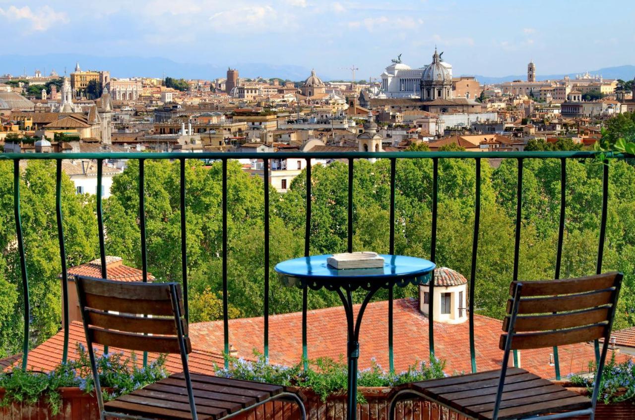 Sant'onofrio Terrace Apartment — 4-Star Luxury Hotel in Rome, Italy