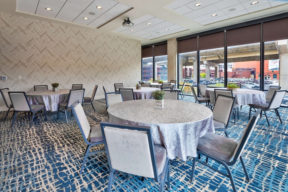 Homewood Suites by Hilton Pittsburgh Downtown - photo 45