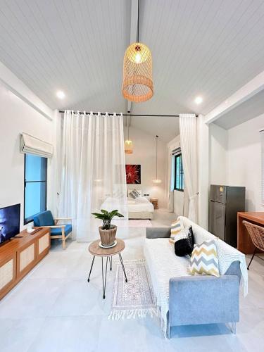 Crystal 7 in Unknown City, Thailand