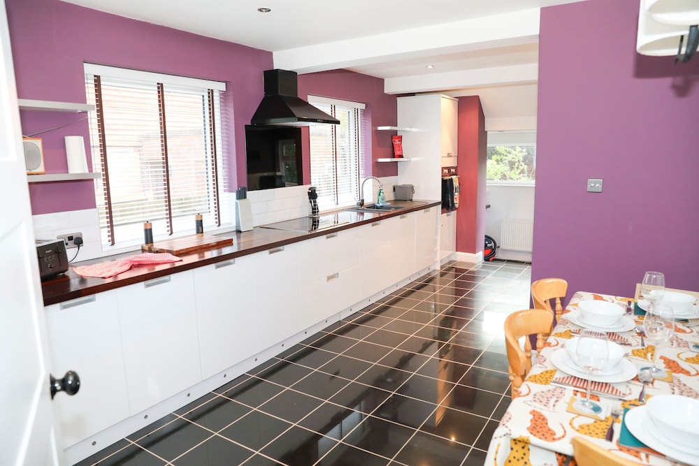 Hassocks Hideaway With Parking Garden — hotel in Hassocks