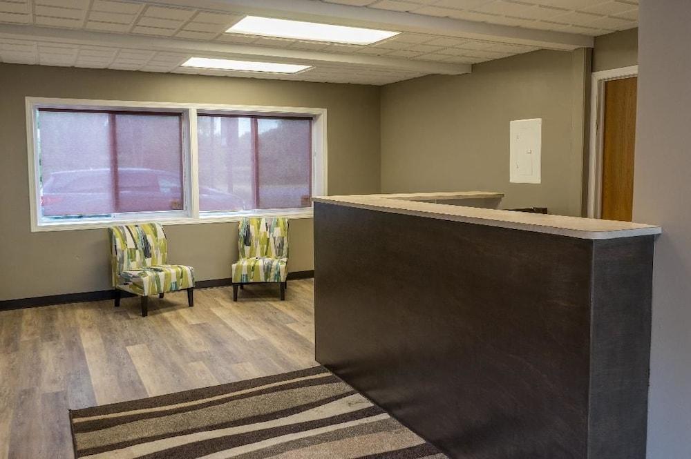 Relax Inn Batavia - photo 4