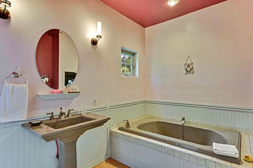Lucinda’s Country Inn — Somerset — photo 3