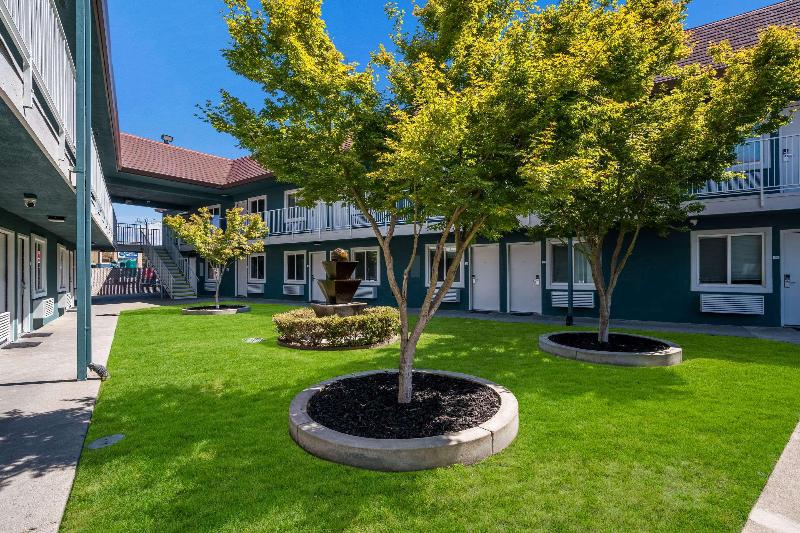 Quality Inn Elk Grove Sacramento - photo 8
