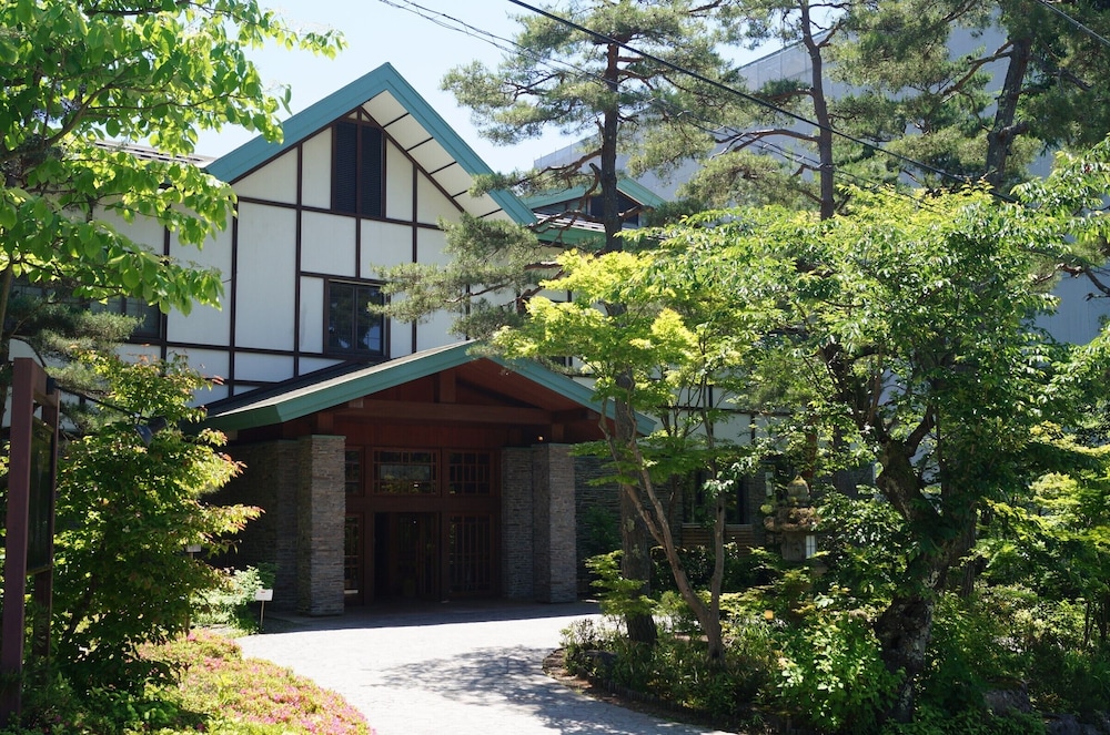 Kanbayashi Hotel Senjukaku in Nagano, Japan