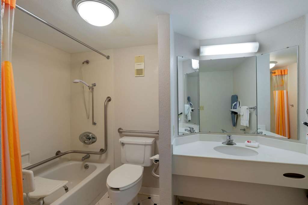 La Quinta Inn by Wyndham Cheyenne - photo 15