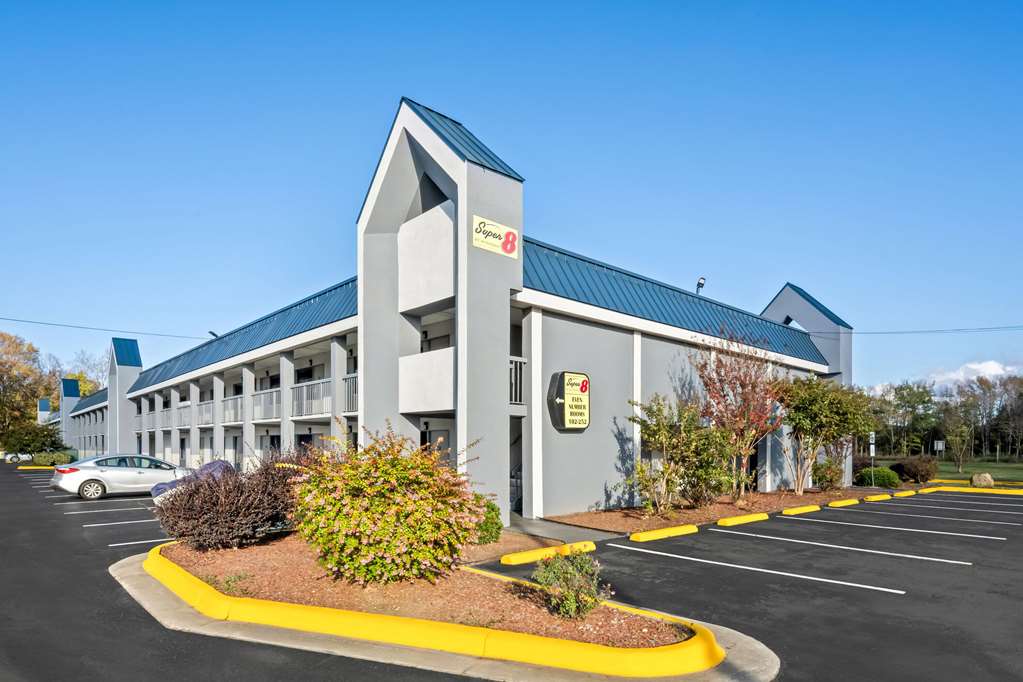 Super 8 by Wyndham Garysburg Roanoke Rapids - photo 3