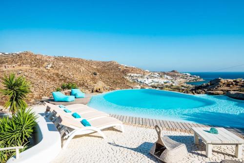 Luxury Villa Platis Gialos Pool — 4-Star Luxury Hotel in Mykonos, Greece