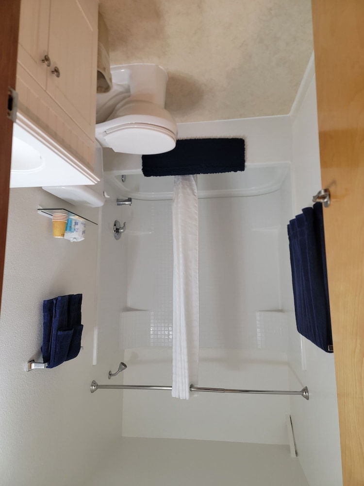 Eagle Bay Inn - photo 17