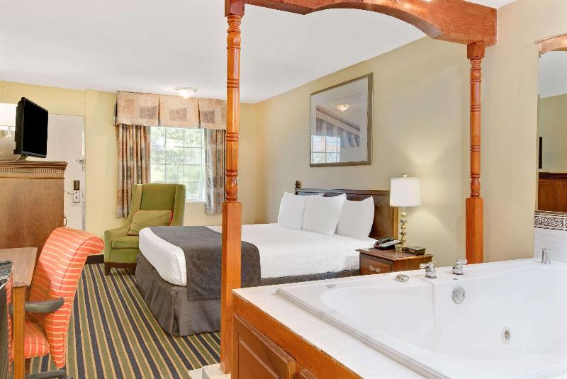 Days Inn by Wyndham Towson - photo 11