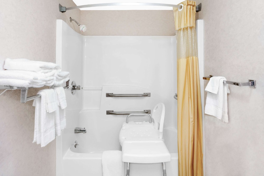 Days Inn by Wyndham Morristown - photo 14