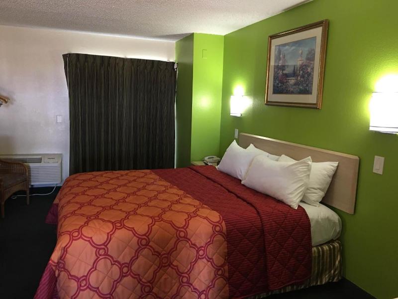 California Inn & Suites Adelanto US 395 - photo 18