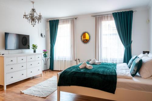 Romantic Studio secret garden — 4-Star Luxury Hotel in Budapest, Hungary
