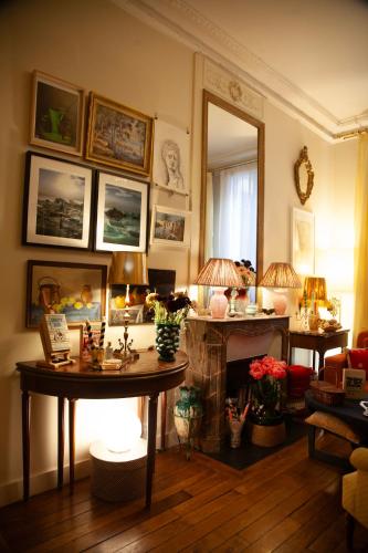 Arc de Triomphe Chic Room - carbon neutral hotel in Paris
