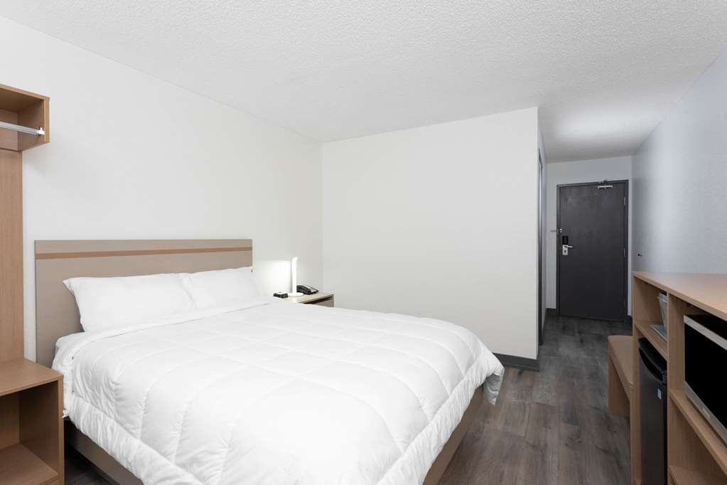Travelodge by Wyndham Elkhart - photo 18