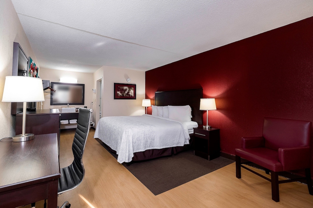 Red Roof Inn PLUS Huntsville Madison - photo 10