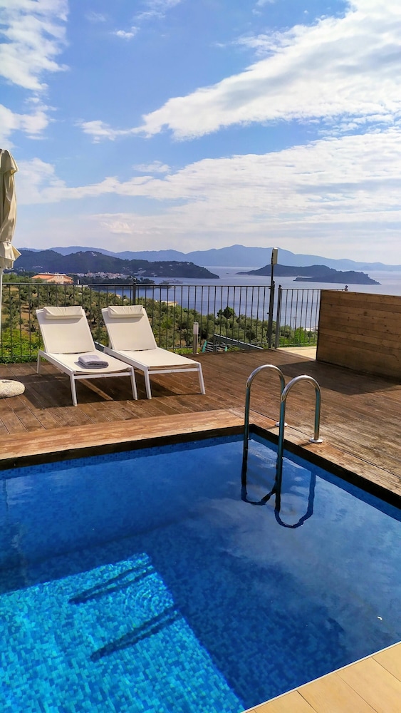 Skiathos Gea Villas — 4-Star Luxury Hotel in Skiathos, Greece