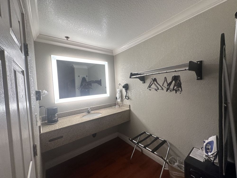 Casa Blanca Hotel and Suites Orange - photo 40