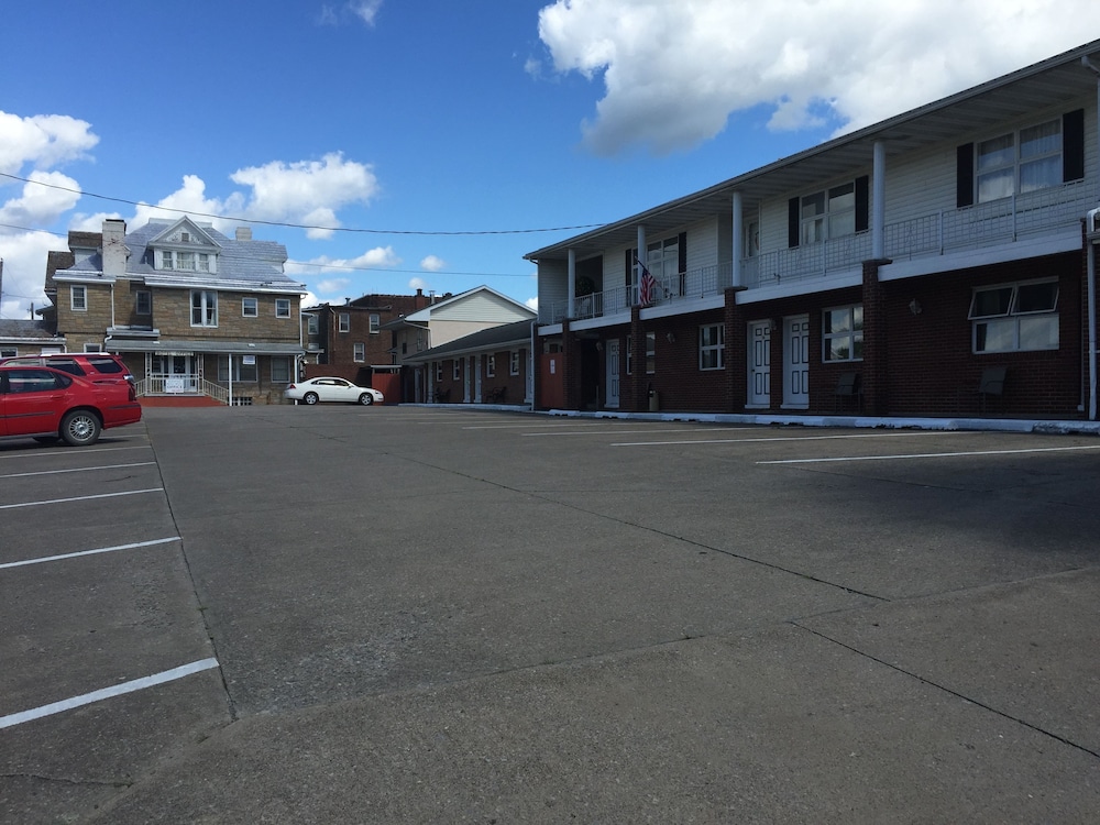 Colonial Hotel Motel - photo 21