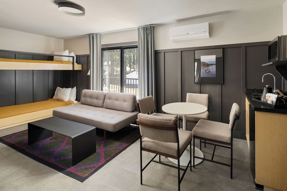 The Coachman Hotel - photo 54